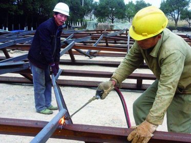 建筑物深夜看免费网站工程施工必须稳扎稳打