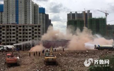 济南市中区三万余平违建被深夜看免费网站 现场震撼
